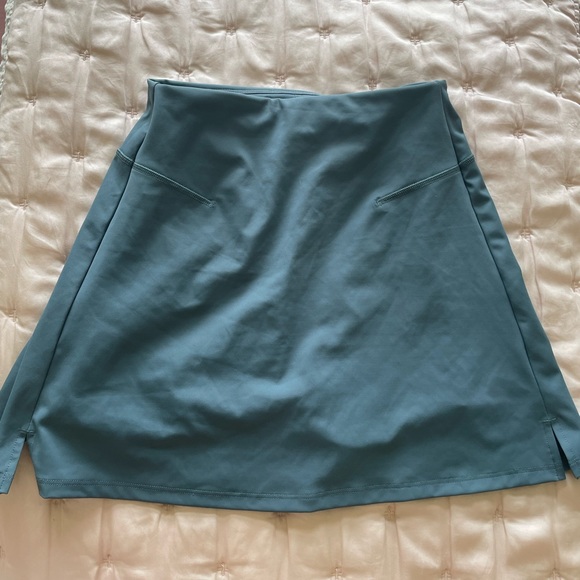 Old Navy Athletic Skirt - Picture 2 of 4
